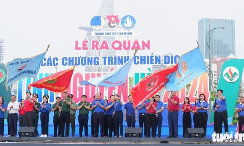 Lễ ra quân các chương trình, chiến dịch tình nguyện hè 2024 tại công viên bờ sông Sài Gòn (TP Thủ Đức)  Ảnh TTO