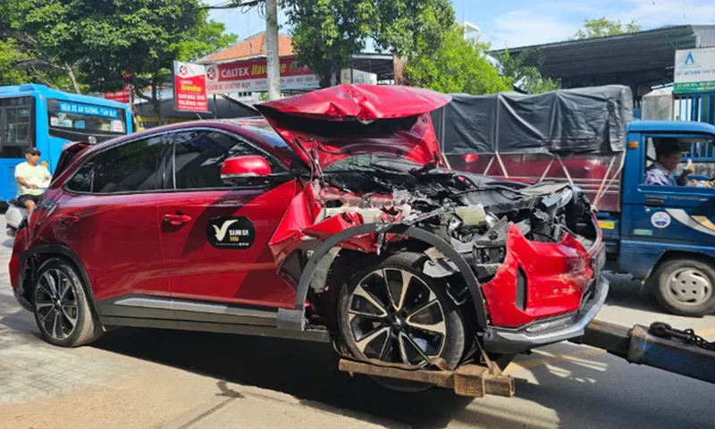 5 xe va chạm liên hoàn trên Quốc lộ 22 gây ùn tắc hơn 3 tiếng