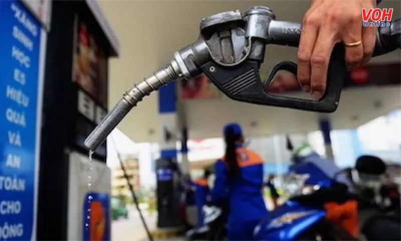 Giá xăng có thể giảm nhẹ, giá dầu dự báo tăng trong kỳ điều hành chiều nay
