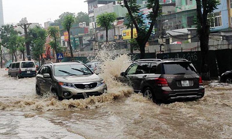 Những điều cần lưu ý khi lái xe dưới trời mưa