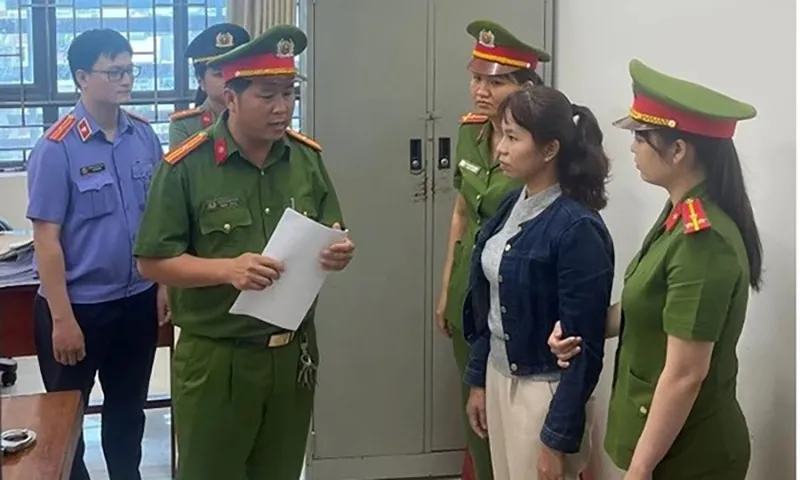 Bắt tạm giam bị cáo Nguyễn Thị Ngọc Lan