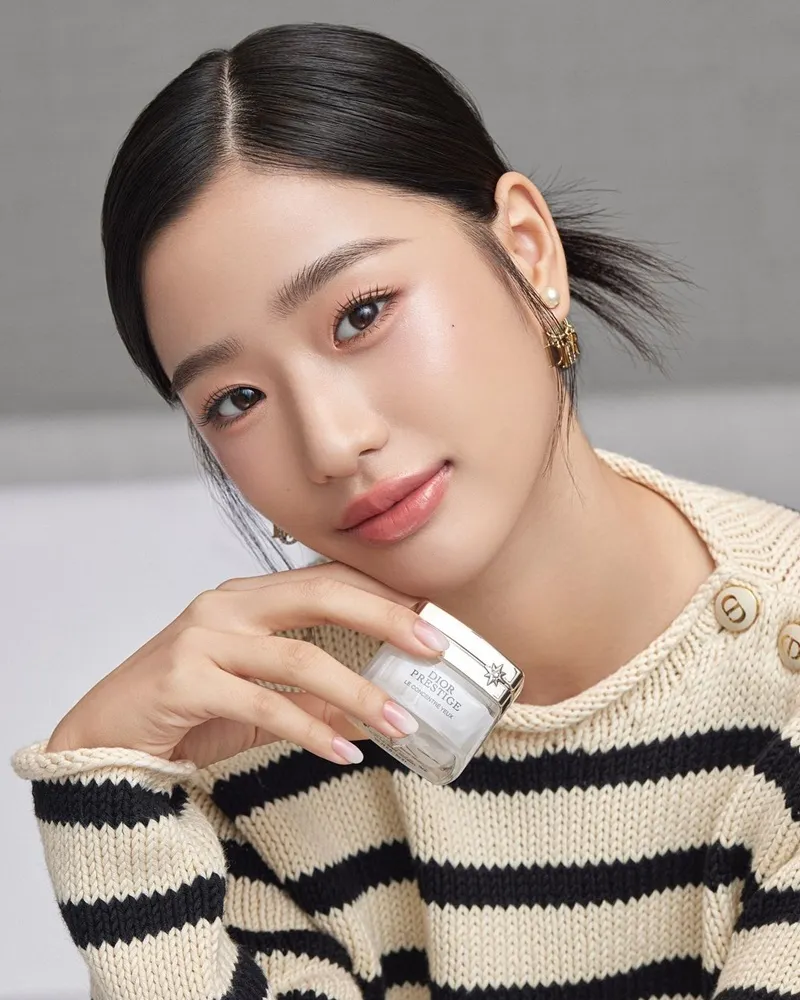 tutontawansoinhansac006-20240612-212252