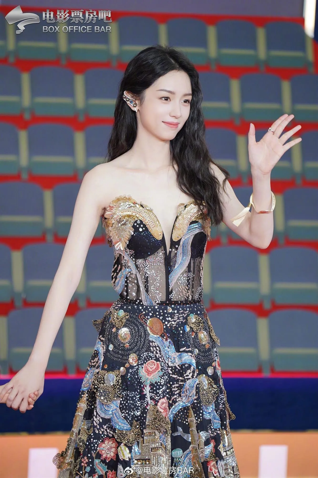 chau-da-chua-benh-mat-lanh-hoi-loi-sau-su-kien-ngo-lo-phong-vien-dai-cctv6-9