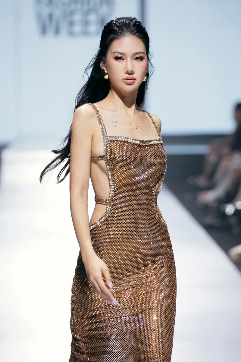 hoa-hau-bui-quynh-hoa-dam-nhan-vi-tri-first-face-kiem-vedette-tai-fashion-show 20240617-005148-05