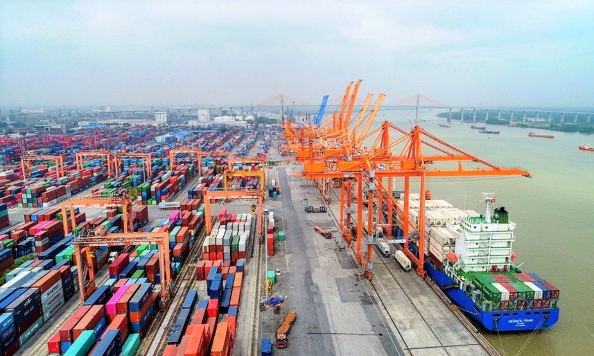 Giảm thủ tục hành chính tạo điều kiện cho hàng hóa thông qua cảng biển