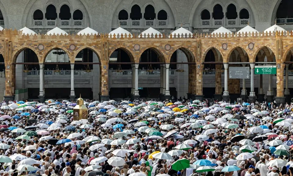 hanh-huong-mecca-190624