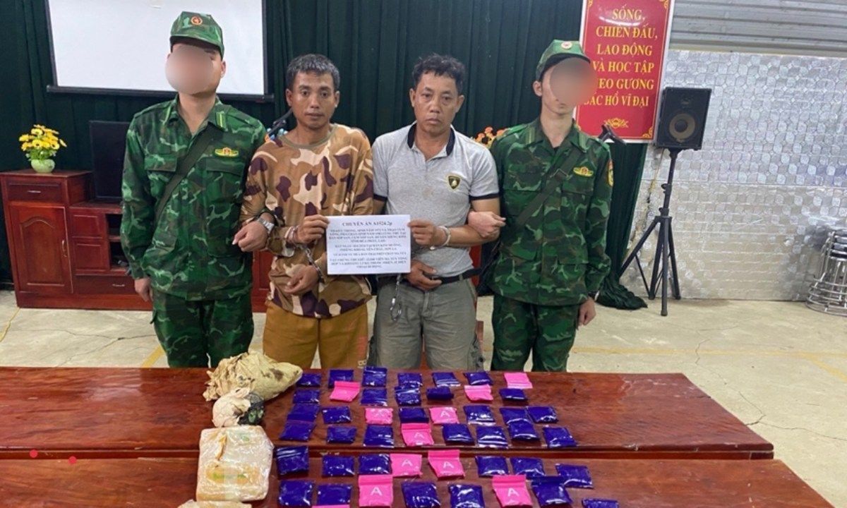 Hai người nước ngoài vận chuyển ma túy và thuốc phiện vào Việt Nam tiêu thụ
