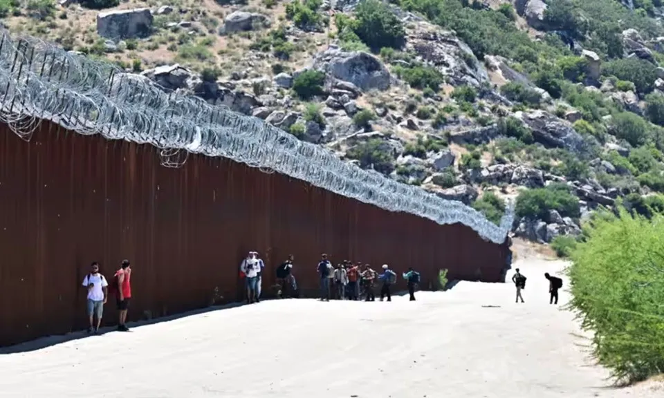 Nắng nóng “quay cuồng” ở Mexico và Mỹ, kỷ lục nhiệt độ 52 độ C