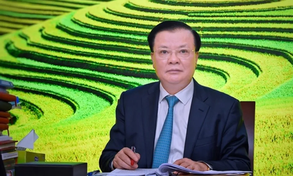 Ông Đinh Tiến Dũng thôi giữ chức Ủy viên Bộ Chính trị, Ủy viên Trung ương Đảng