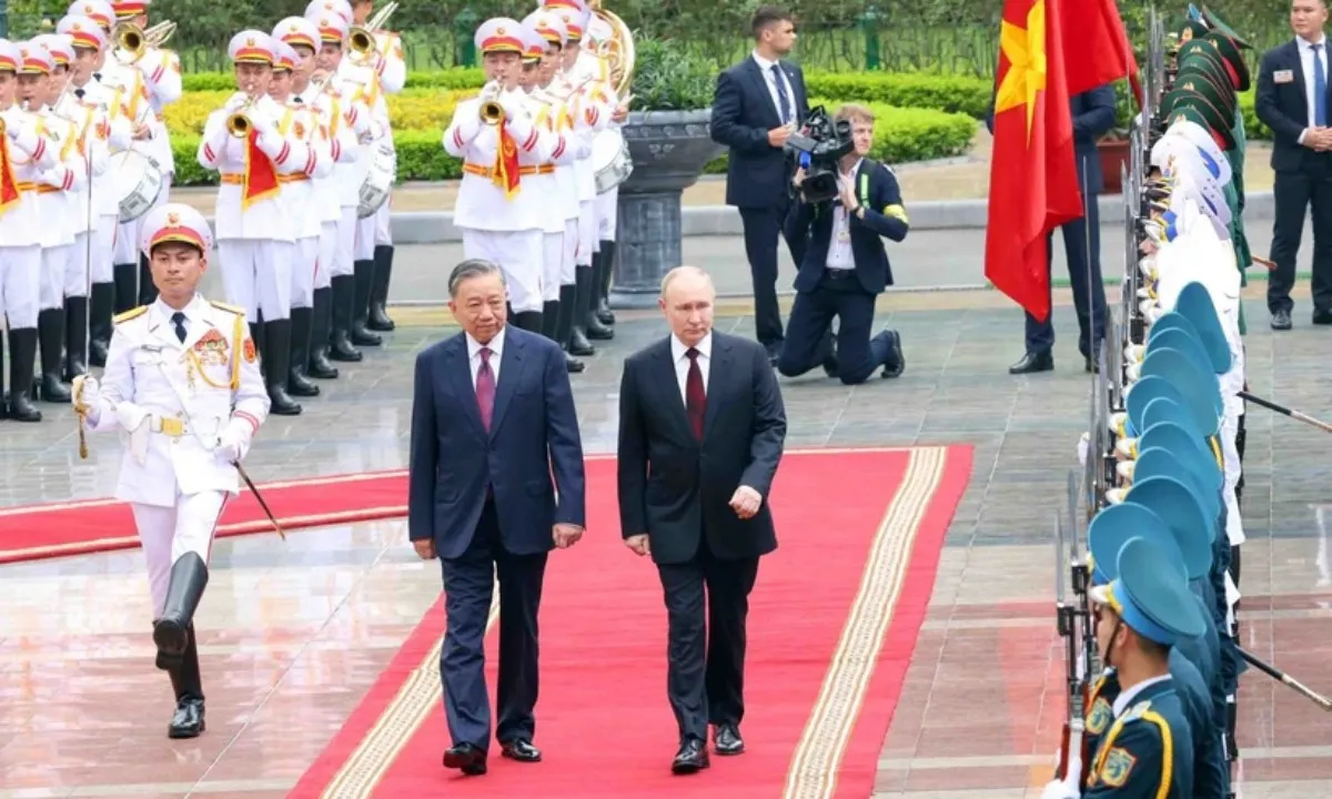 Báo chí Nga đưa tin đậm nét về chuyến thăm của Tổng thống Vladimir Putin tới Việt Nam