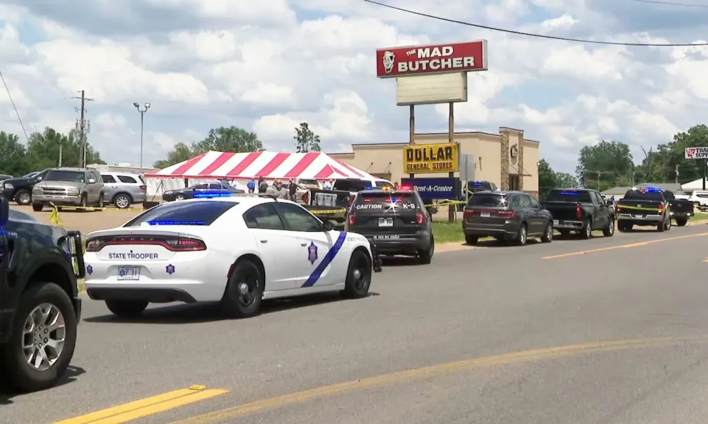 Xả súng tại siêu thị ở Arkansas ở Mỹ, hơn 10 người thương vong