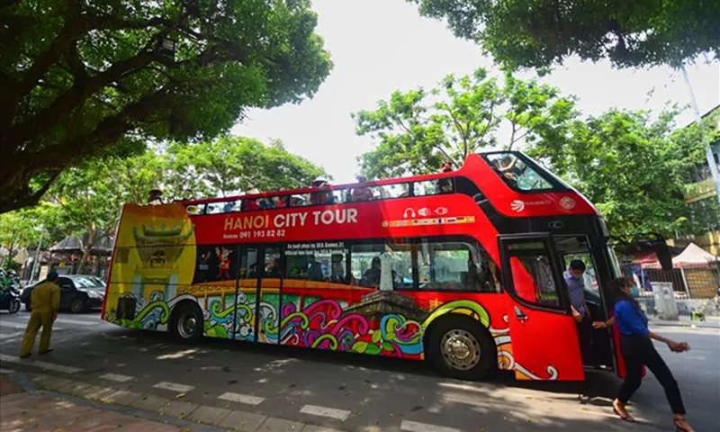 Hà Nội sắp có xe buýt city tour 2 tầng đi từ Hồ Gươm đến Bát Tràng