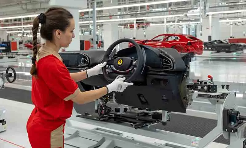 Hãng xe thể thao danh tiếng Ferrari lắp ráp xe điện đầu tiên