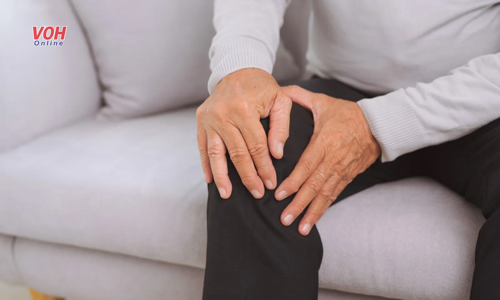 Cách chăm sóc xương khớp khi “trái gió trở trời” 