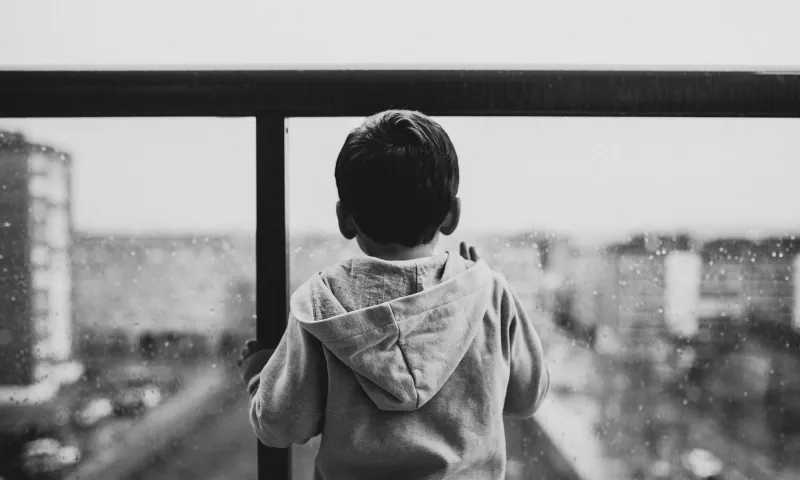 Đừng nhốt trẻ ở nhà khi không để lại chìa khóa