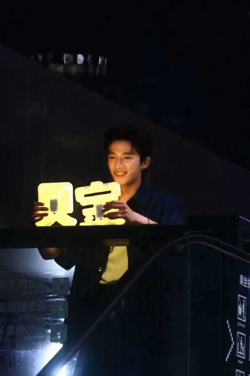 voh-vuong-tinh-viet-lien-tuc-vuong-tin-don-tinh-ai-vu-chinh-len-tieng-dap-tra-cuc-gat-01