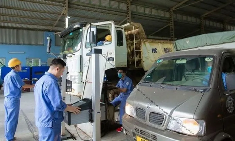 Nguy cơ tái ùn tắc phương tiện tại các trung tâm đăng kiểm