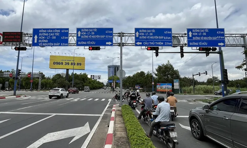 TPHCM: 4 giao lộ lớn bỏ bộ đếm giây đèn tín hiệu lưu thông
