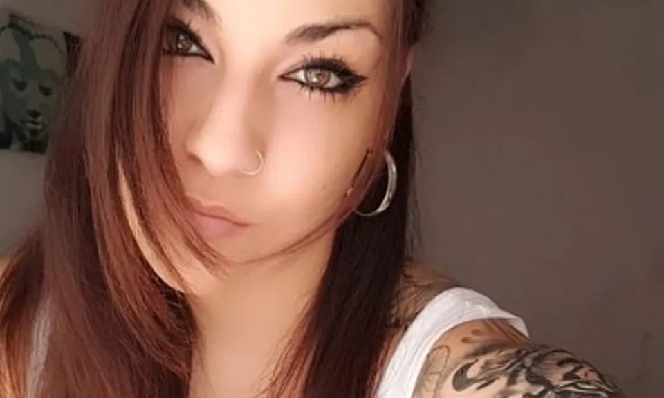 Bắt giữ người mẫu cắn đứt lưỡi bạn trai sau khi bị chia tay