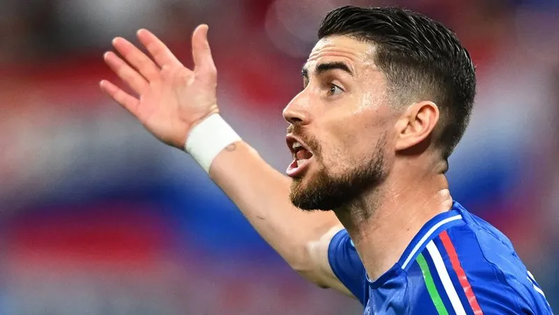 hlv-tuyen-y-do-loi-hoc-tro-khong-biet-kiem-soat-the-tran-cdv-tuc-gian-jorginho-nen-da-chinh 12