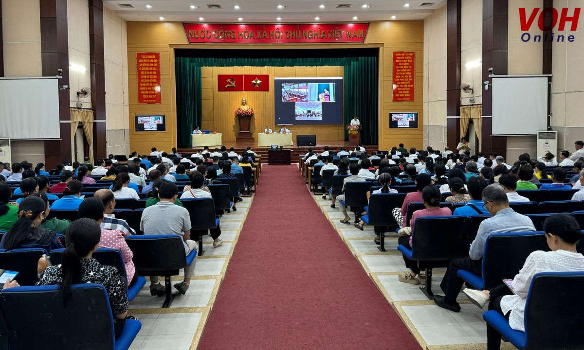 Tổ Đại biểu Quốc hội (đơn vị số 3) tiếp xúc cử tri tại TPHCM