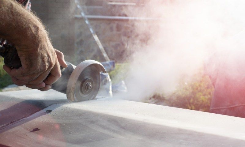 Quốc gia đầu tiên trên thế giới cấm đá nhân tạo?
