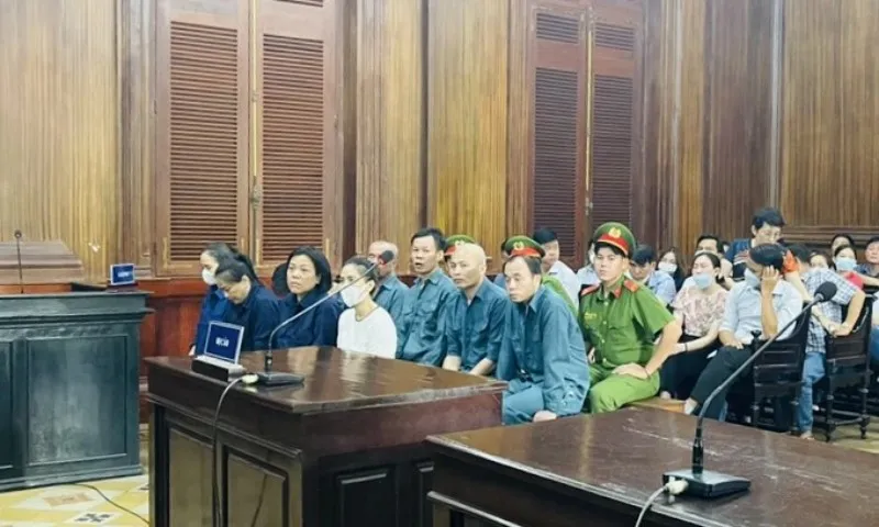 Hai chị em điều hành đường dây buôn hóa đơn hơn 4.000 tỷ đồng