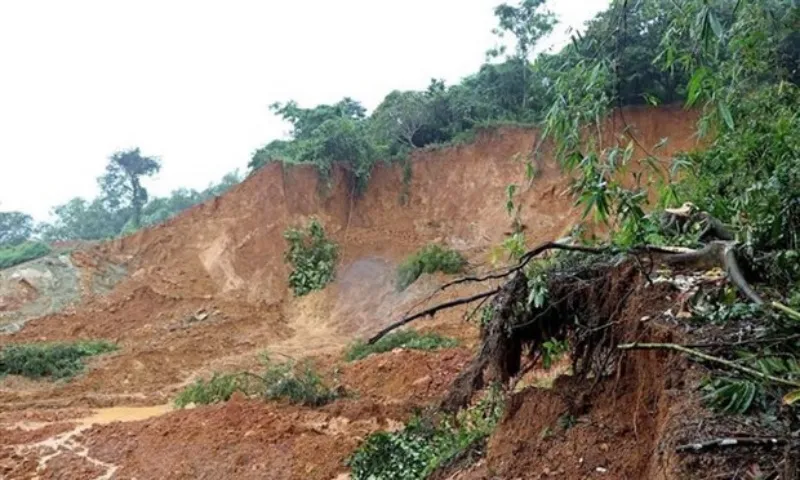 Mưa lũ gây thiệt hại nặng nhiều nơi