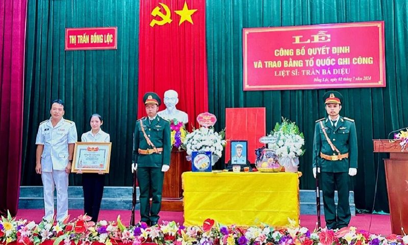 Ba liệt sỹ hy sinh ở Trường Sa được tặng Bằng Tổ quốc ghi công