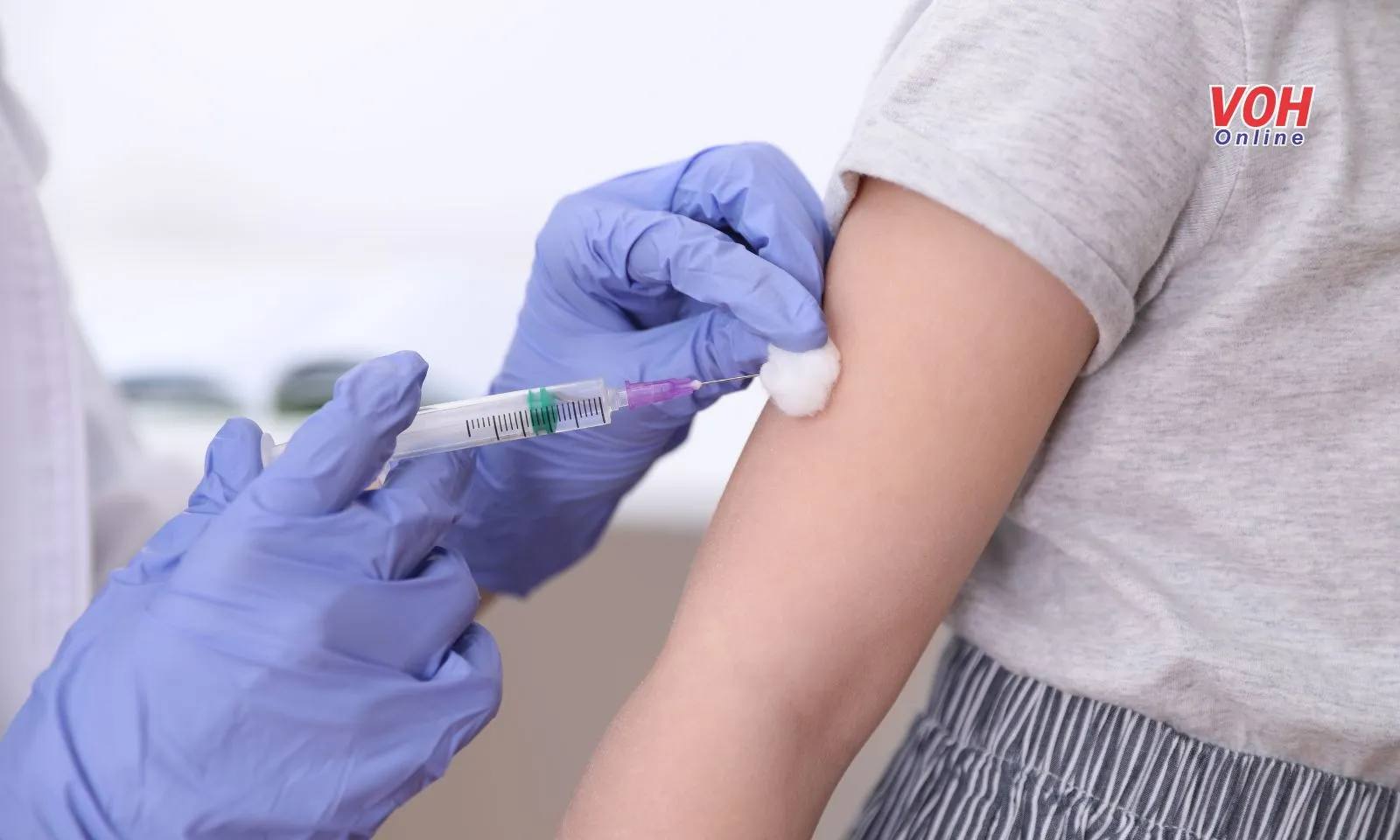 Vaccine viêm não mô cầu có tác dụng phụ không?