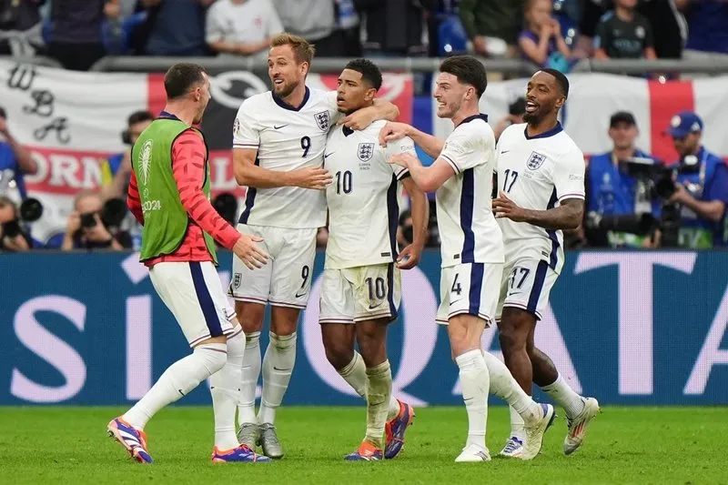 gary-neville-tuyen-anh-se-ve-nuoc-vao-thu-bay-nay1