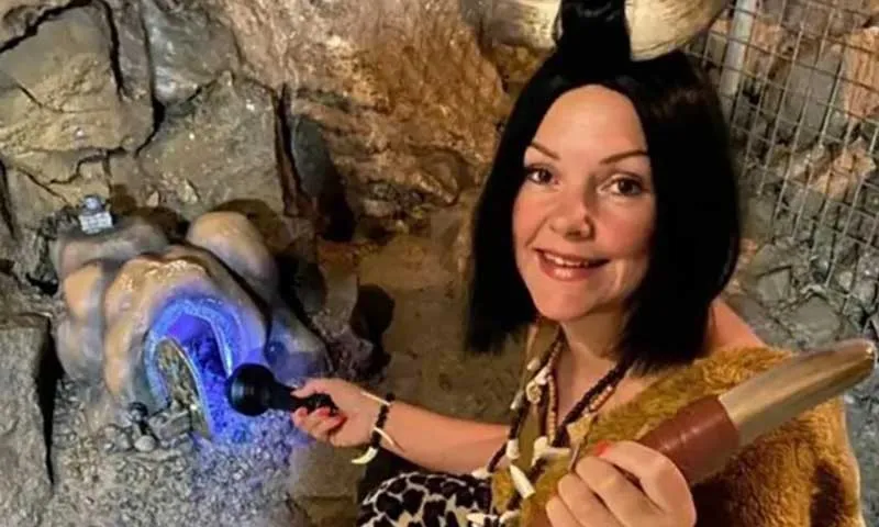 Lisa Bowerman điều hành điểm tham quan du lịch bên dưới Yorkshire Dales