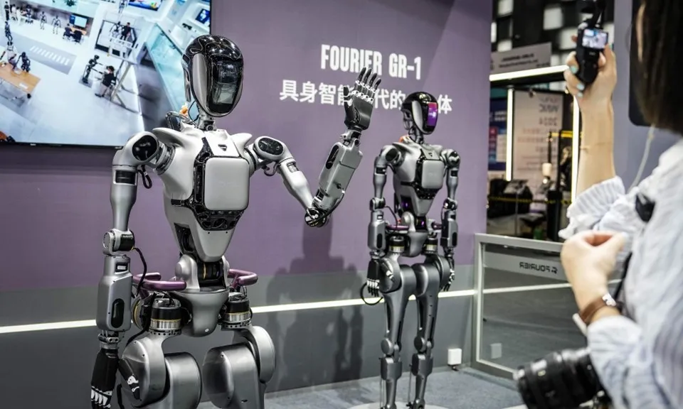 Các nhà khoa học Trung Quốc tạo ra robot có chứa não người