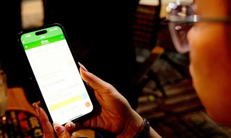 Khởi tố vụ án bị lừa cài app giả mạo mất 10 tỷ đồng