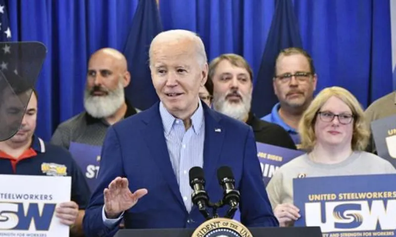 Đảng Dân chủ chia rẽ sau phần tranh luận đầu tiên của Tổng thống Joe Biden 