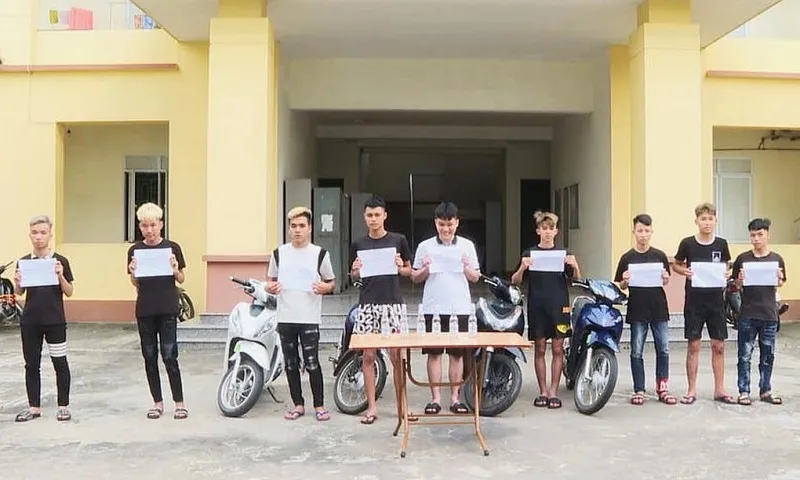 Không quen biết, không mâu thuẫn, nhóm thanh niên vẫn đuổi đánh người khác