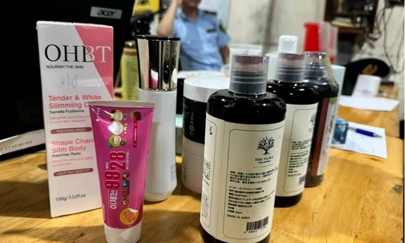Phát hiện hơn 20 tấn mỹ phẩm, kem đánh răng đang được “phù phép” thành còn hạn sử dụng