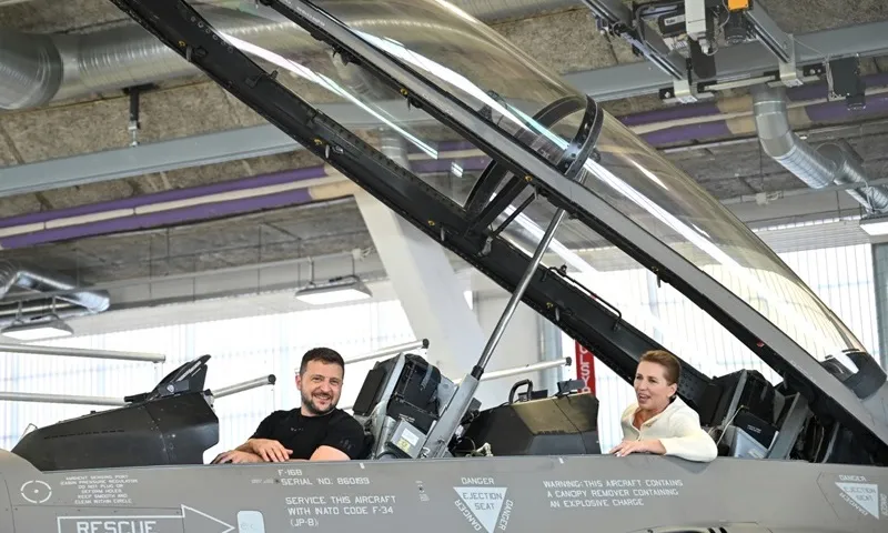 NATO chuyển máy bay chiến đấu F-16 cho Ukraine