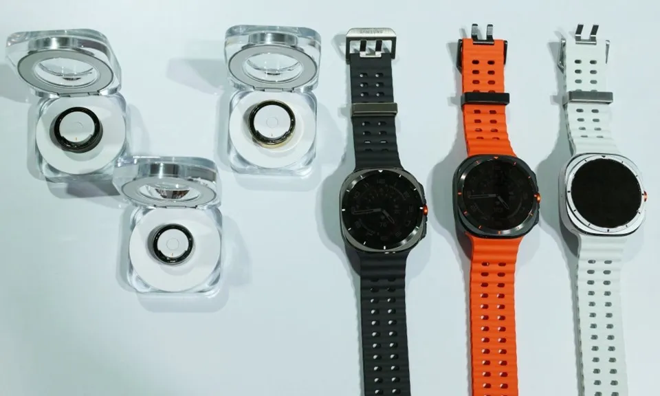 Samsung ra mắt nhẫn thông minh và đồng hồ Ultra để cạnh tranh với Apple