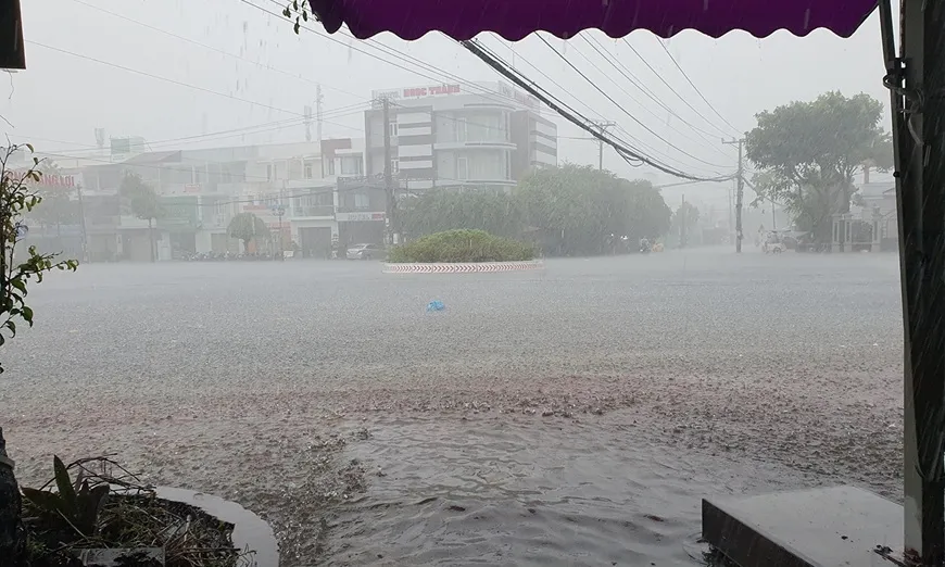 Kiên Giang: Nhiều nơi ngập sâu sau mưa lớn