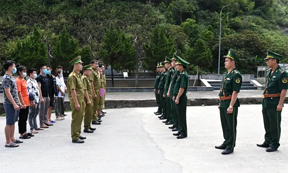 Bộ đội Biên phòng Hà Tĩnh giải cứu 7 công dân Việt bị lừa sang Lào