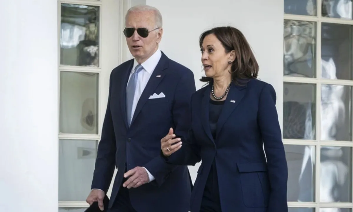 Tổng thống Joe Biden tiếp tục mắc sai lầm khi nhầm tên bà Kamala thành “bà Trump”