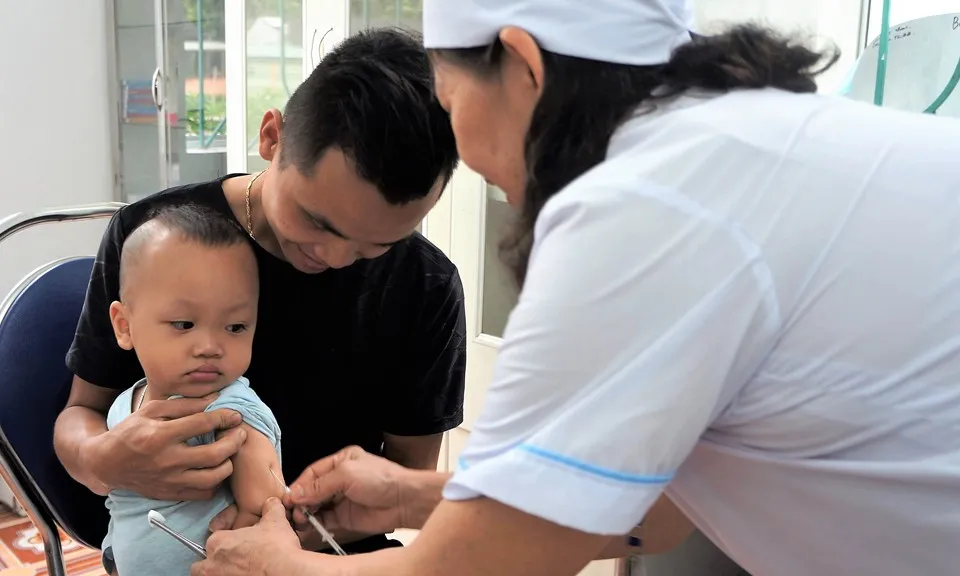 Việt Nam sẽ tiêm bù, tiêm vét vaccine sởi cho gần 1,4 triệu trẻ em