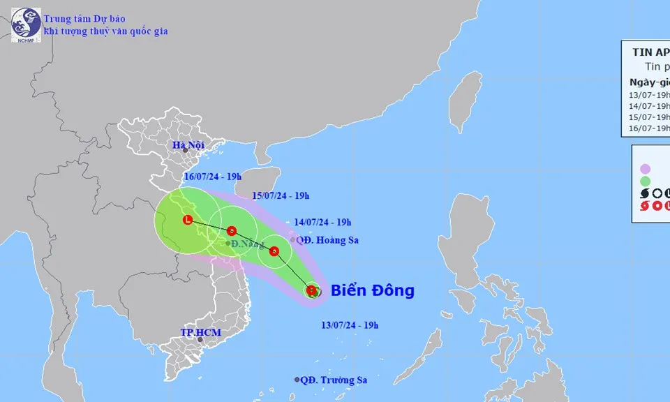 Áp thấp nhiệt đới di chuyển vào ven biển miền Trung, nhiều vùng trong cả nước mưa to