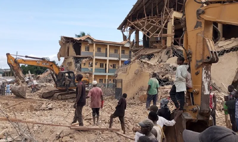 Sập trường học ở Nigeria, 21 người chết