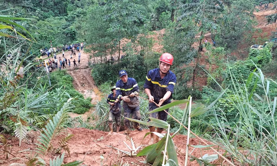 Sạt lở đất vùi lấp ô tô khách tại Hà Giang: Số nạn nhân tử vong tăng lên 10 người