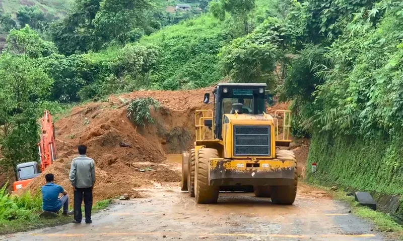 Phân luồng giao thông trong thời gian xử lý vụ sạt lở tại Hà Giang