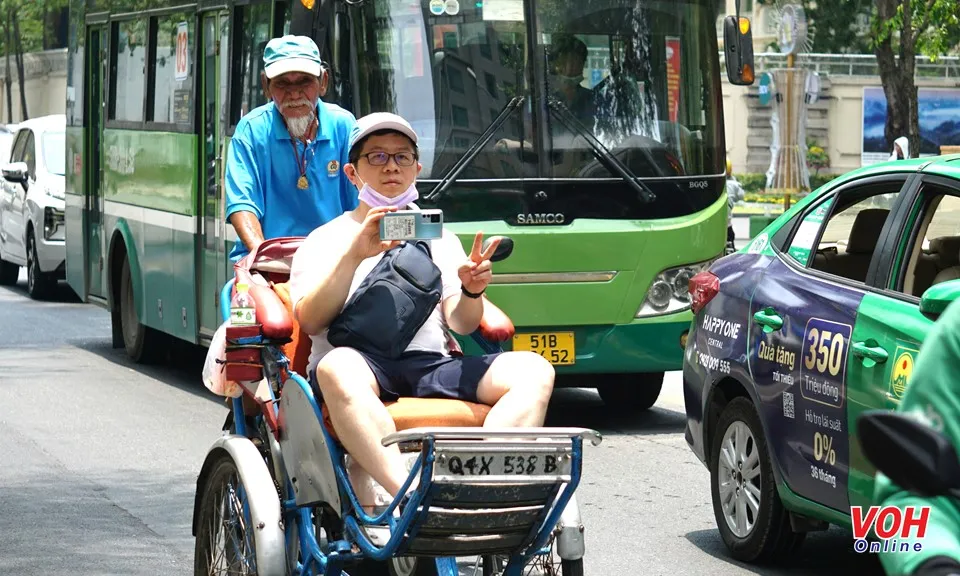 TPHCM xây dựng gói ‘combo ưu đãi’ lưu trú và bay đêm cho khách du lịch