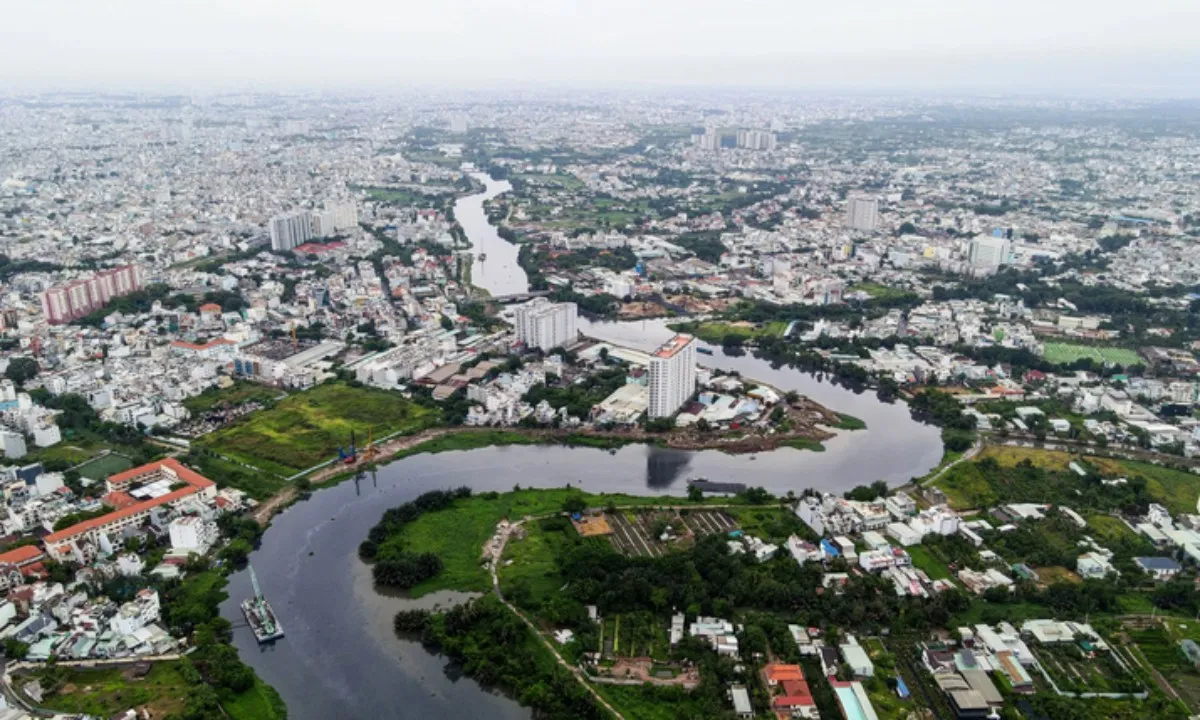 Tham Lương - Bến Cát: Nước vẫn đen hôi cạnh nhà máy xử lý nước thải ngàn tỷ?