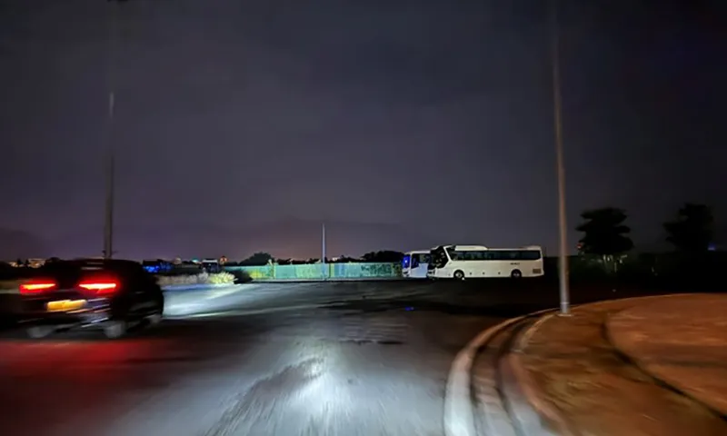 Xe du lịch dừng, đỗ tràn lan, Nha Trang lắp thêm biển cấm